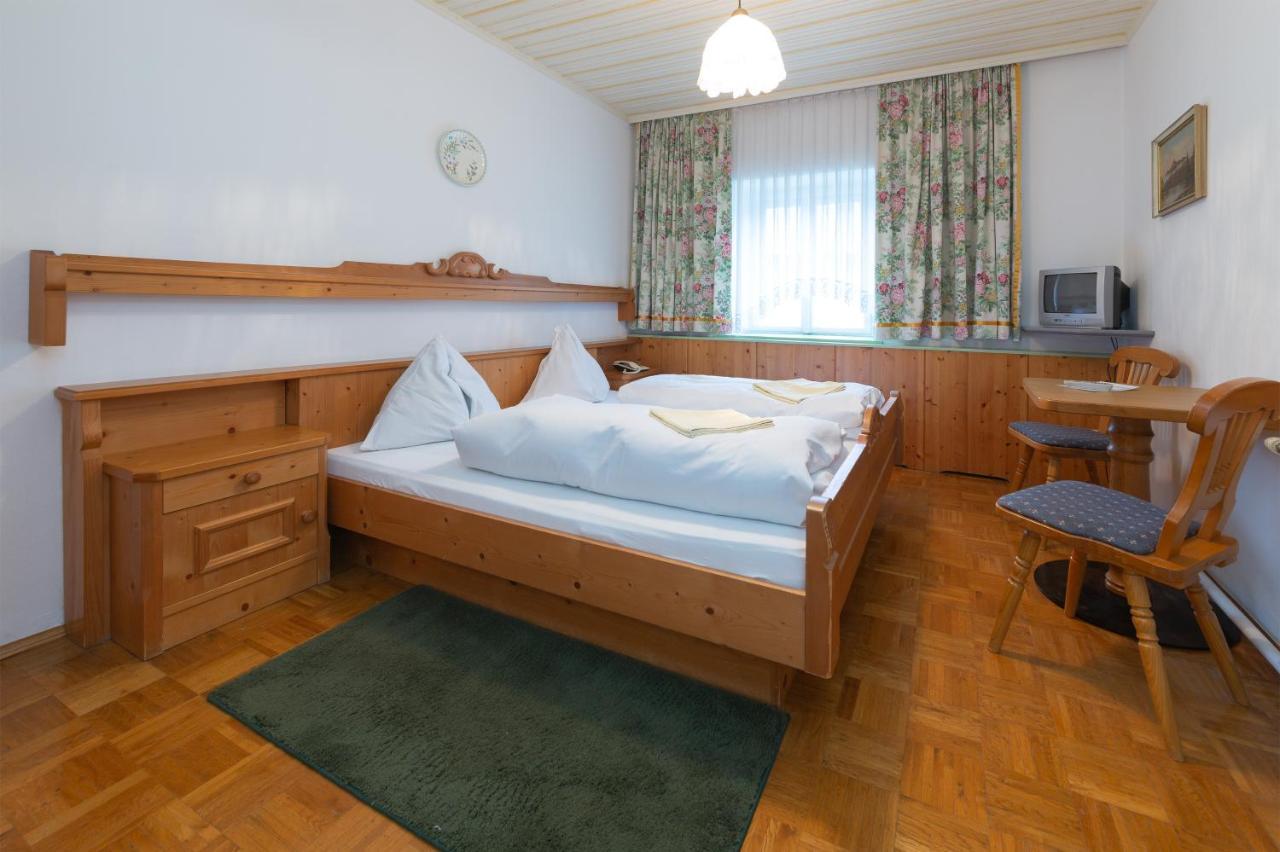 Tirolerhof Hotel Sankt Georgen im Attergau Ngoại thất bức ảnh